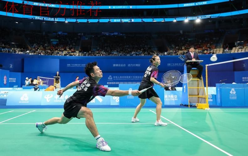 20日看点：乒乓球男团决战 羽毛球“雅思”冲冠